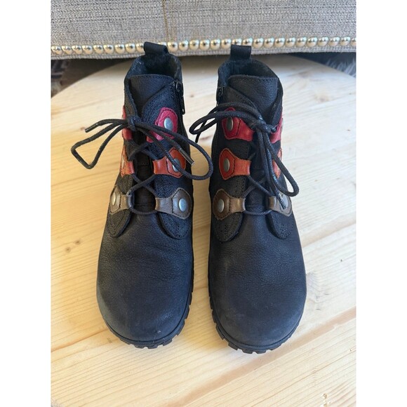 Spring Step boots - Picture 2 of 8